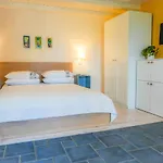 Galatea With Free Garage Parking *
