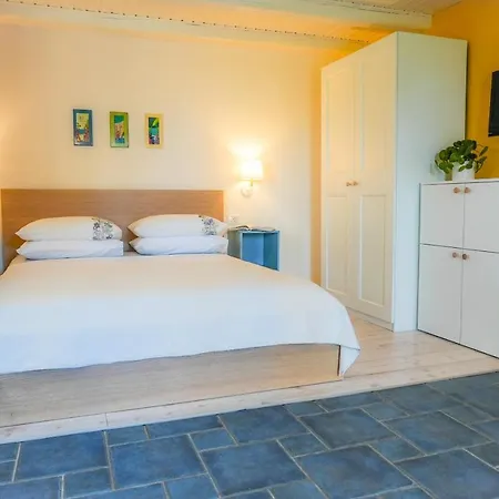 Galatea With Free Garage Parking *