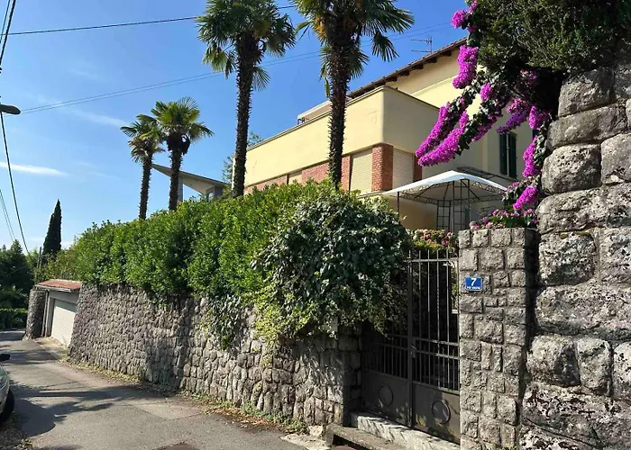 Galatea With Free Garage Parking *